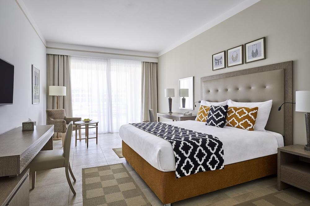Steigenberger Resort Alaya Marsa Alam - Red Sea - Adults Friendly 16 Years Plus Coraya Bay Exterior foto A bedroom at the hotel